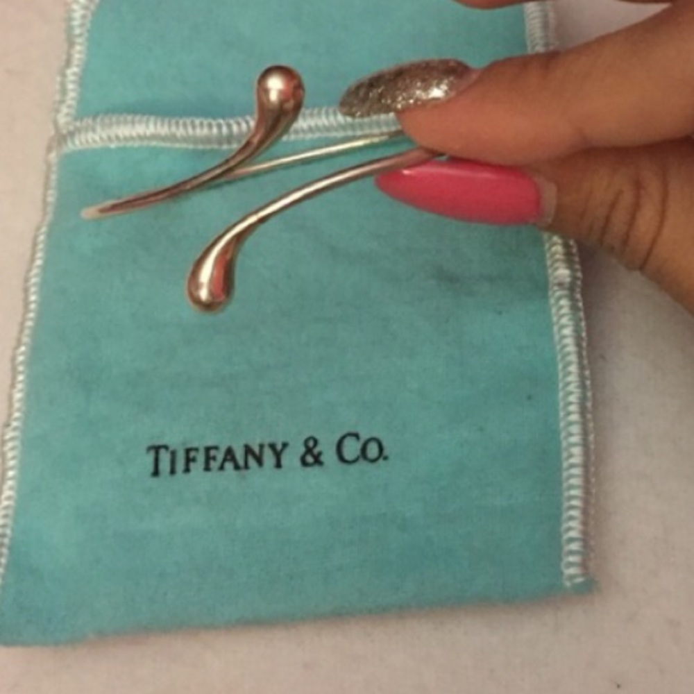 Tiffanys teardrop bangel